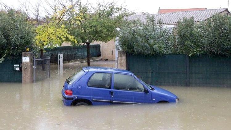 Fransa’da sel felaketi: 2 ölü