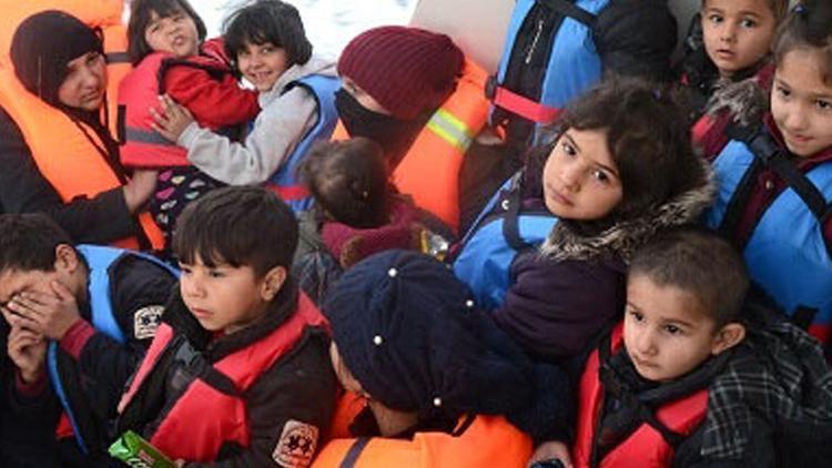 İzmirde 38i çocuk 81 kaçak göçmen yakalandı
