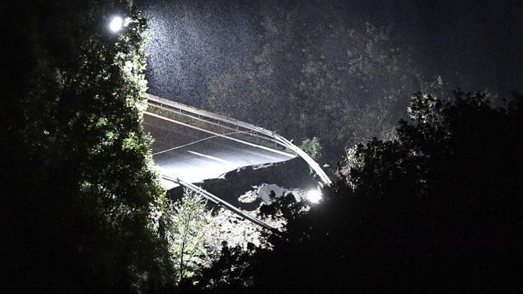 İtalya’da viyadük çöktü