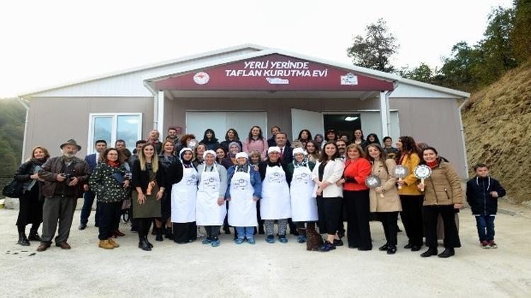 Perşembede kadınlar için taflan tesisi kuruldu