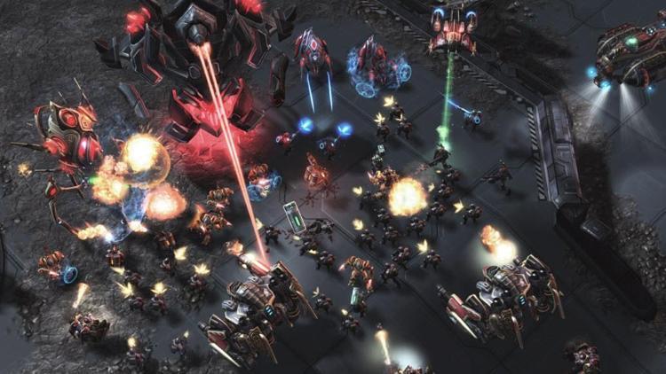 Arcturus Mengsk nihayet Starcraft II evrenine giriş yaptı