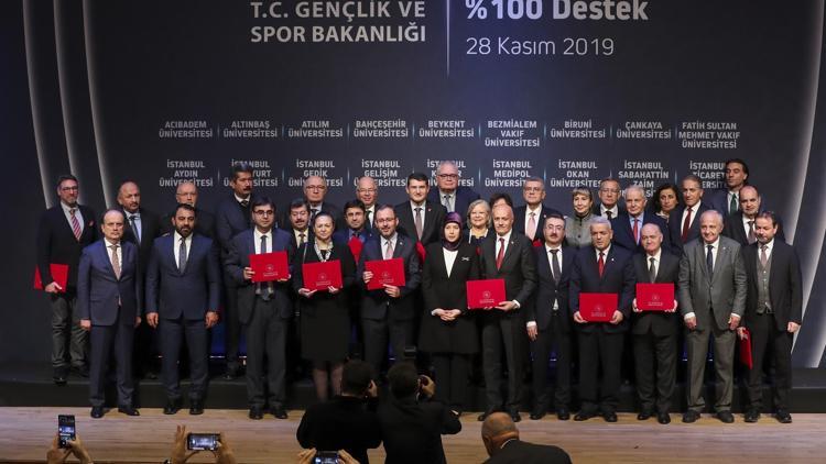 Vakıf üniversitesindeki milli sporculara burs