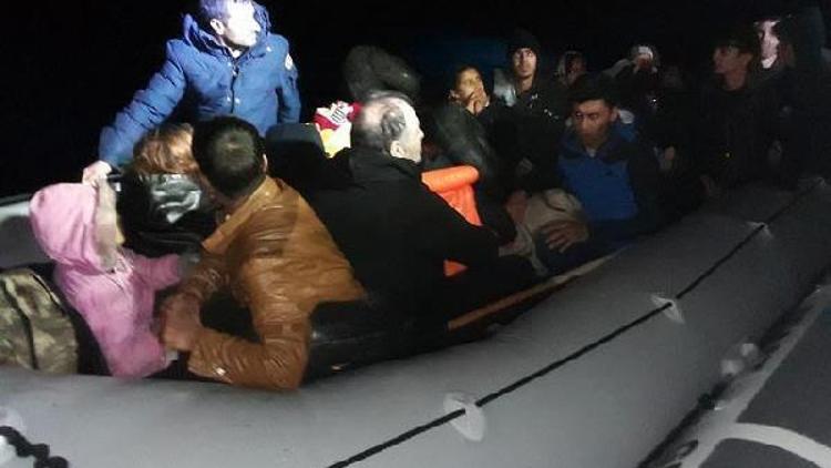 Dikilide 25 göçmen yakalandı