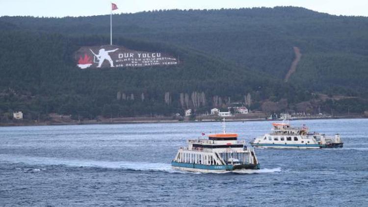 Kuzey Egedeki lodos feribot seferlerini aksatıyor