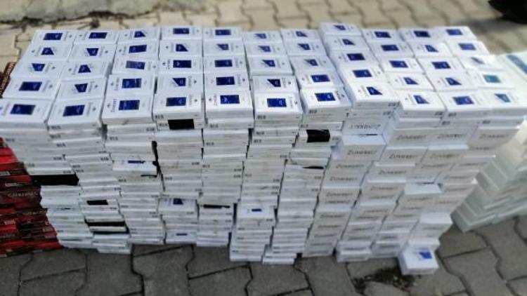 Mobilya içerisine gizlenmiş 3 bin 250 paket kaçak sigara ele geçirildi