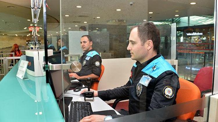 Talimat verildi, kıyafetleri değişti Pasaport polislerine turkuaz yelek..