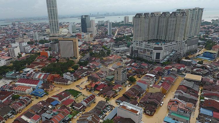 Malezyada sel baskınları 11 binden fazla kişiyi yerinden etti