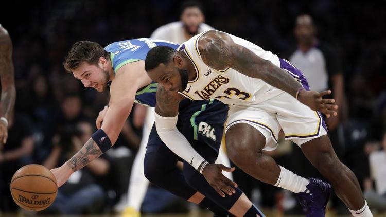 NBAde gecenin sonuçları | Mavericks, Lakersın 10 maçlık galibiyet serisine son verdi