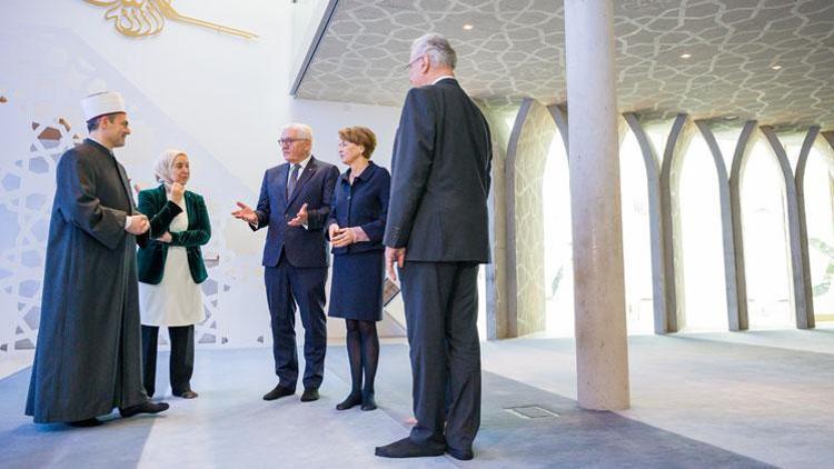 Steinmeier, Penzberg Camisi’ni ziyaret etti