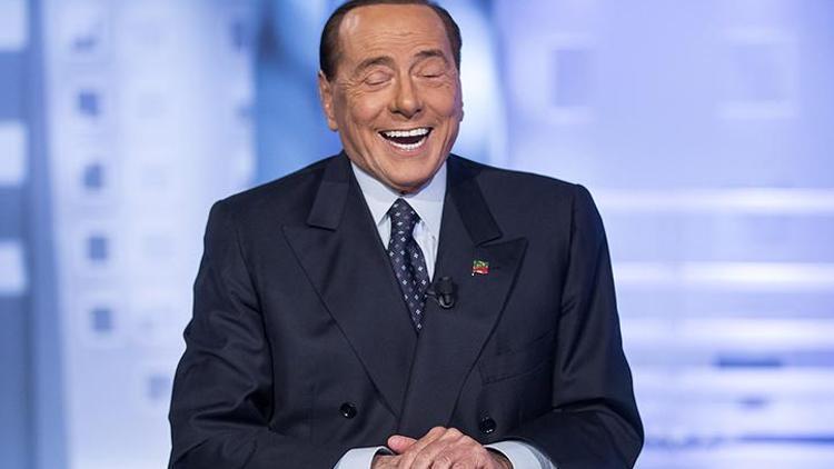 Silvio Berlusconi, İtalyada olay oldu