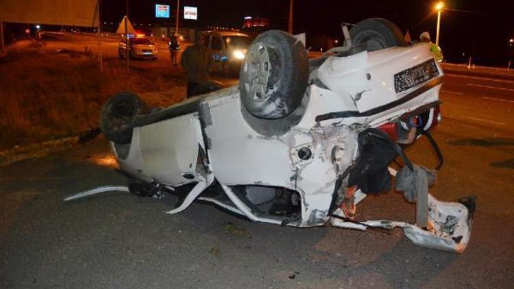 Aksaray’da otomobil devrildi: 1 ağır 3 yaralı