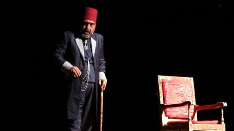 Usta Nevşehirde tiyatro seyircisiyle buluştu
