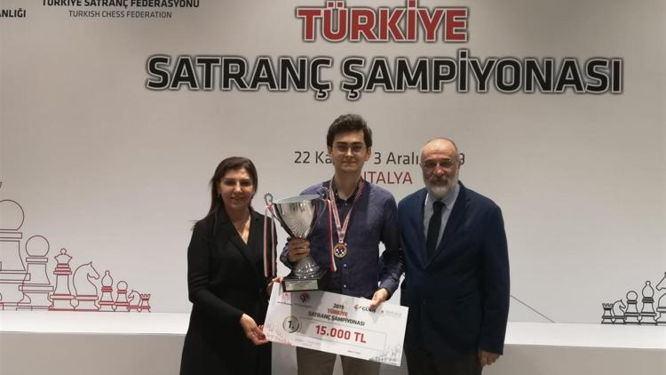 ‘Büyük usta’ Vahap Şanal Türkiye şampiyonu oldu