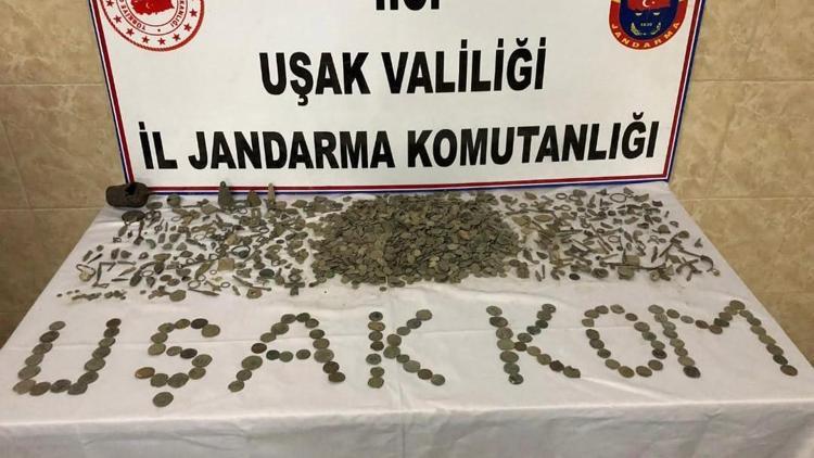 Uşakta tarihi eser kaçakçılarına operasyon: 5 gözaltı