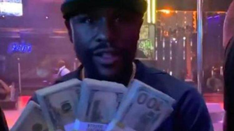 Floyd Mayweather gece kulübünde dansçılara 100 bin dolar dağıttı