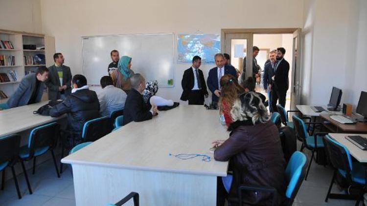 Akşehir Belediye Başkanı, Engelsiz Yaşam Merkezini ziyaret etti