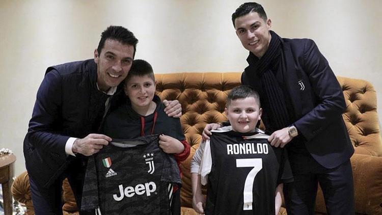 Ronaldo ve Buffon’dan Arnavut çocuklara anlamlı sürpriz