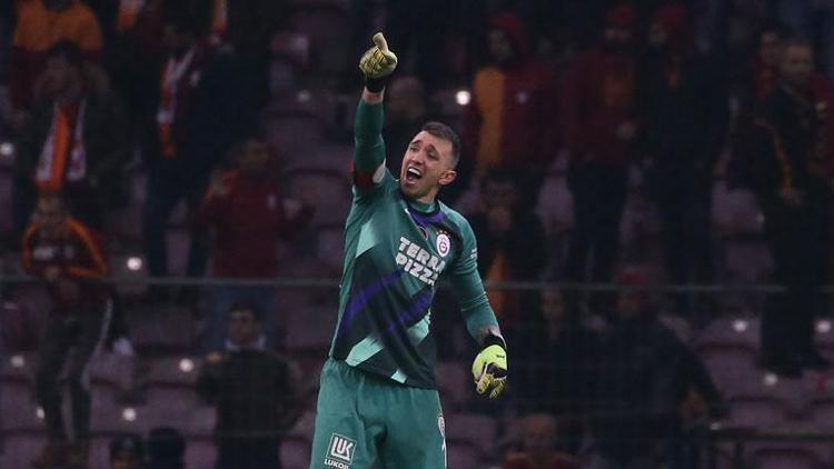 Yok artık Muslera Taraftar mest oldu