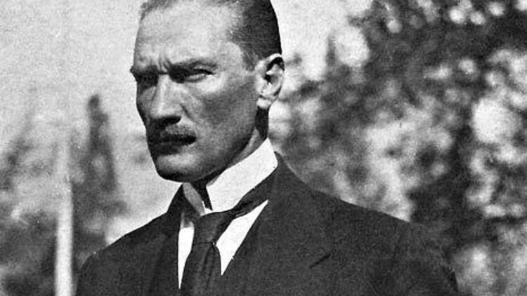 Mustafa Kemal Atatürk’ün ilk soyadı nedir Atatürk soyadının veriliş hikayesi