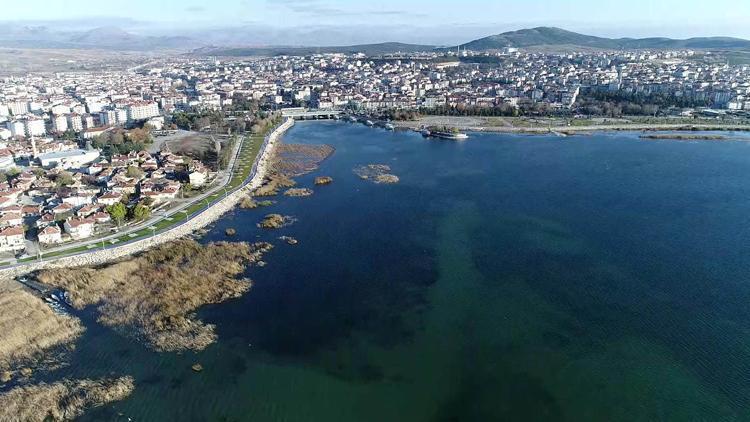 Konyadaki gölde şoke eden olay Derinlik 20 metre düştü...