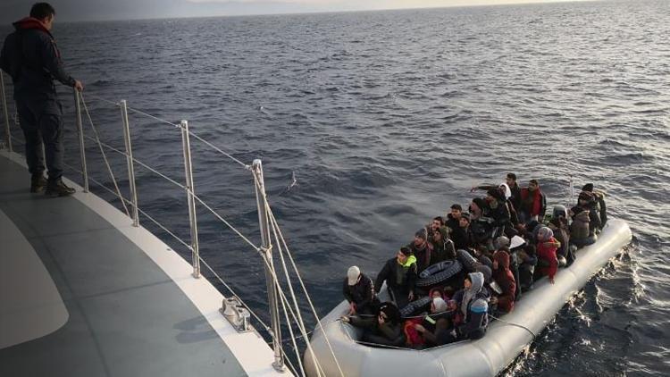 Kuşadası ve Didim açıklarında 132 kaçak göçmen yakalandı