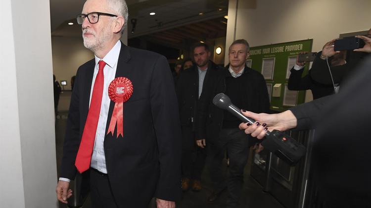 İngilterede İşçi Partisi lideri Jeremy Corbynden istifa kararı