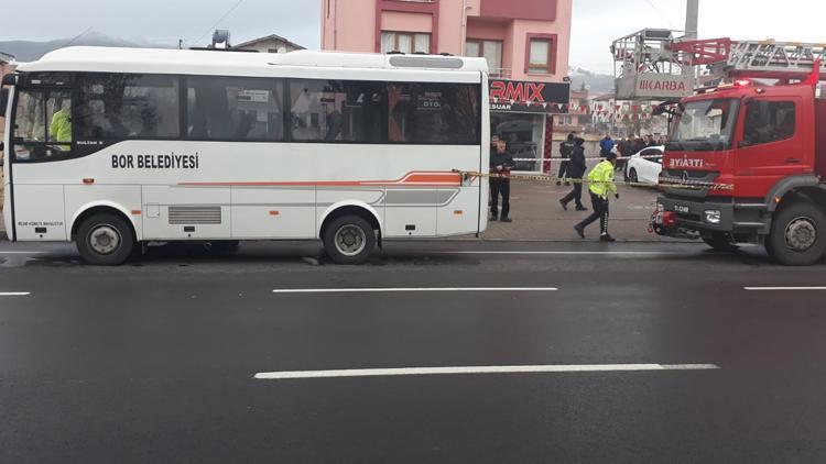 Minibüsün altında kalan lise öğrencisi hayatını kaybetti