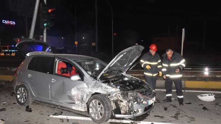 Şüpheli kovalayan polisler kaza yaptı: 2si polis, 3 yaralı