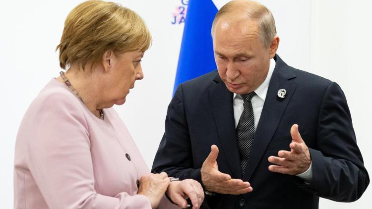 Putin ve Merkel, Libya meselesini görüştü