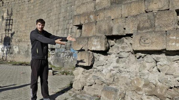 Diyarbakır surlarının korunması için turizm zabıtası talebi