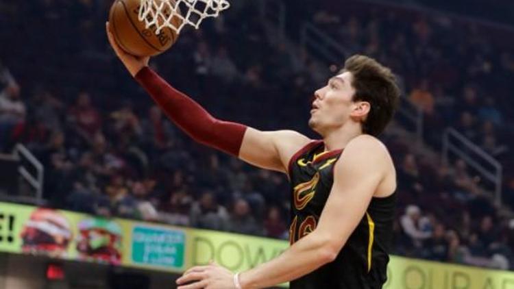 Cavaliers, Cedi Osmanın 18 sayı attığı maçta Hornetsi yendi | NBAde günün sonuçları