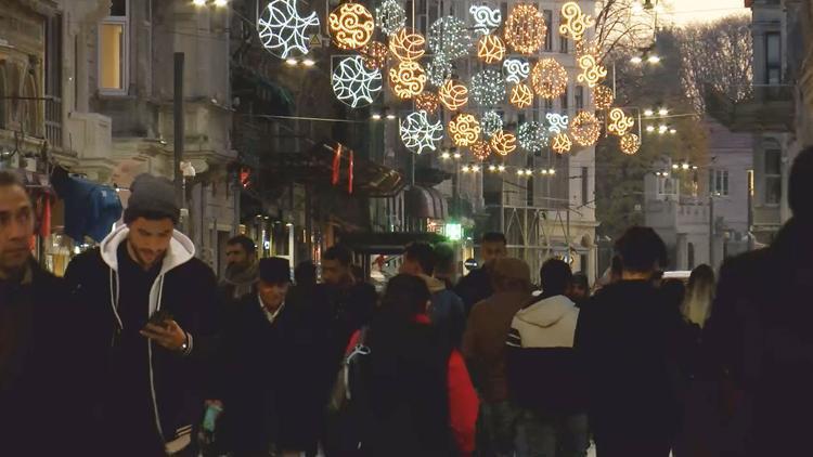 İstiklal Caddesi yeni yıla daha yeşil, ışıl ışıl , lavanta ve gül kokularıyla girecek