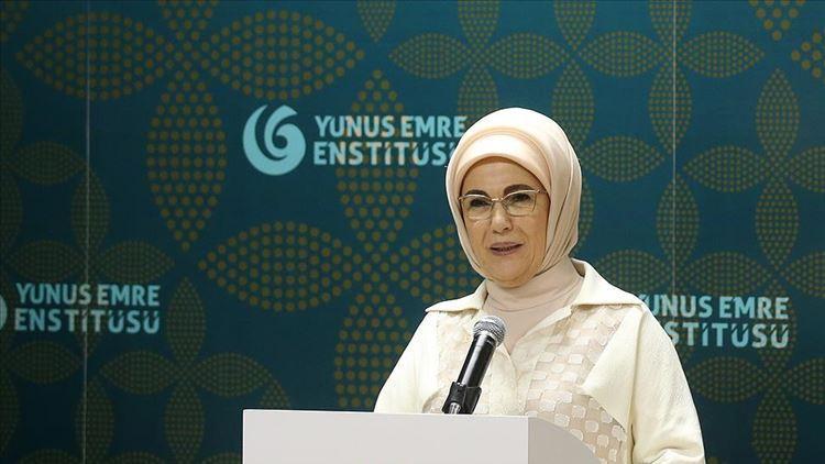 Emine Erdoğan Malezyada YEE Türk Kültür Merkezini açtı