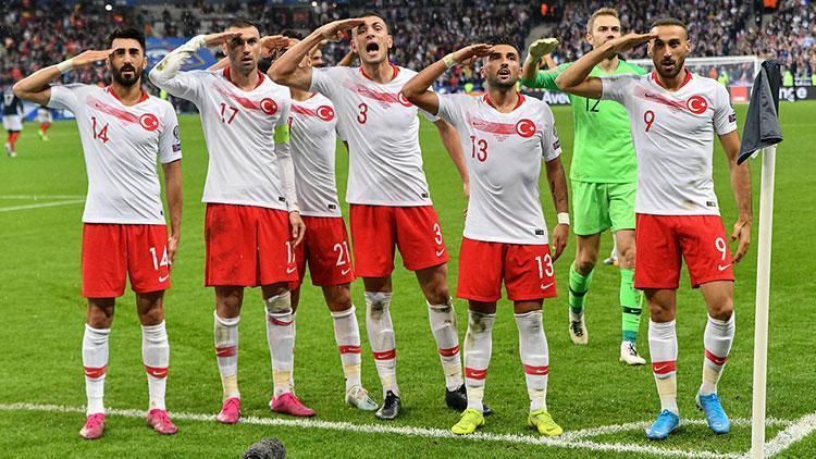 UEFAdan skandal asker selamı kararı