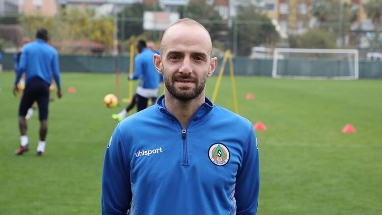 Efecan Karaca: Trabzonspor, Beşiktaş ve Galatasaray’dan teklif aldım