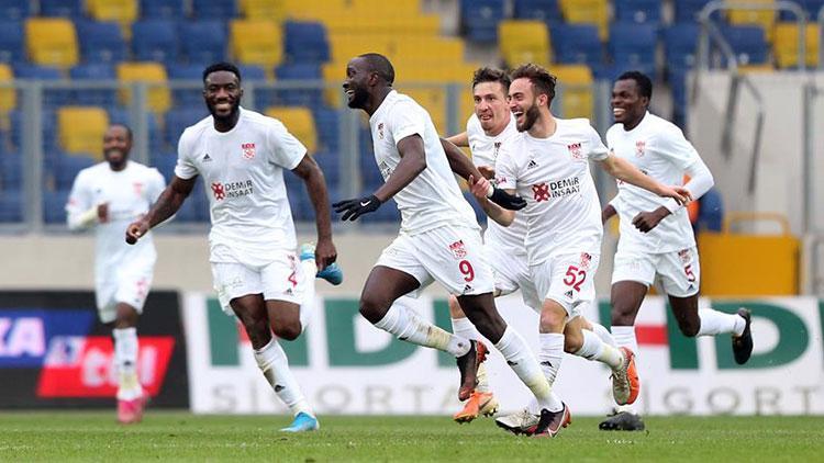 Sivasspor ilk yarıyı lider tamamlamayı garantiledi
