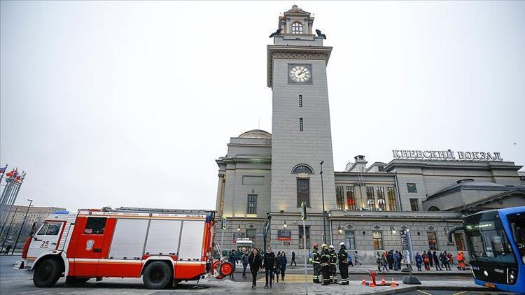 Moskovada bazı okul, mahkeme ve tren istasyonlarına bomba ihbarı yapıldı