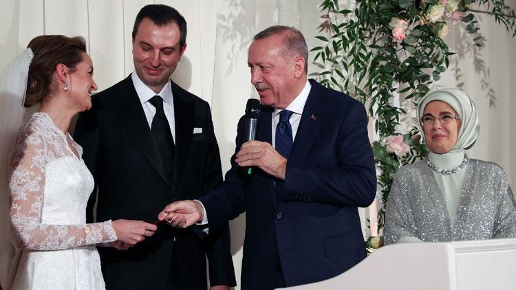 Cumhurbaşkanı Erdoğan, Bakan Akarın oğlunun nikah şahidi oldu