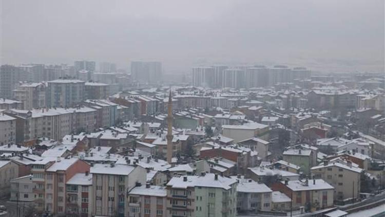 Sivas’ta kar yağışı etkili oldu, 61 köy ile ulaşım kesildi