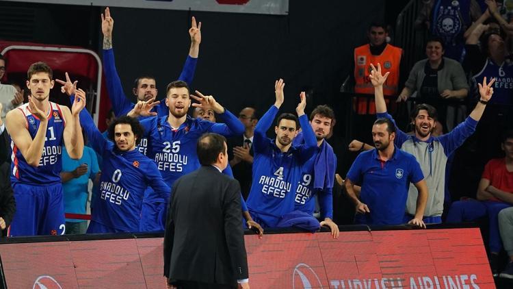 Anadolu Efes, Euroleaguede 2. sıraya tırmandı Fenerbahçe Beko ise...