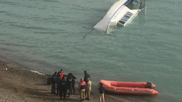 Van Gölündeki tekne faciasıyla ilgili 5 kişi gözaltına alındı
