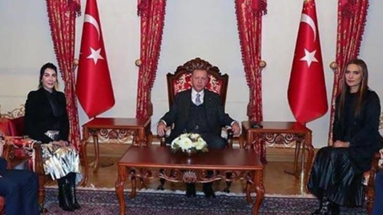Cumhurbaşkanı Erdoğan, Hande Yener ve Demet Akalını kabul etti