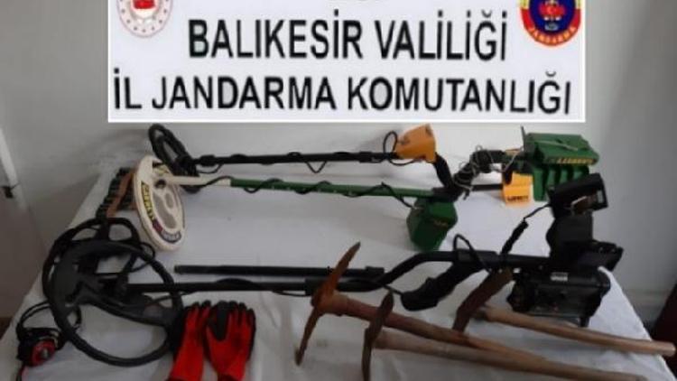 Kaçak kazı yaparken suçüstü yakalandılar