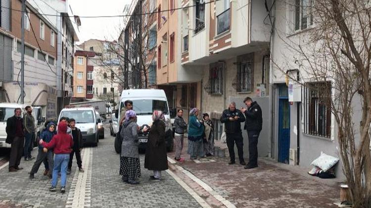 Esenyurtta güvercin yakalamak isteyen çocuk, terastan düştü