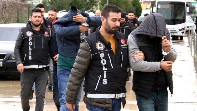 Adanadaki uyuşturucu operasyonunda yakalanan şüphelilerden 7si tutuklandı