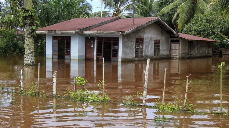 Endonezyada sel felaketi: 2 kişi hayatını kaybetti
