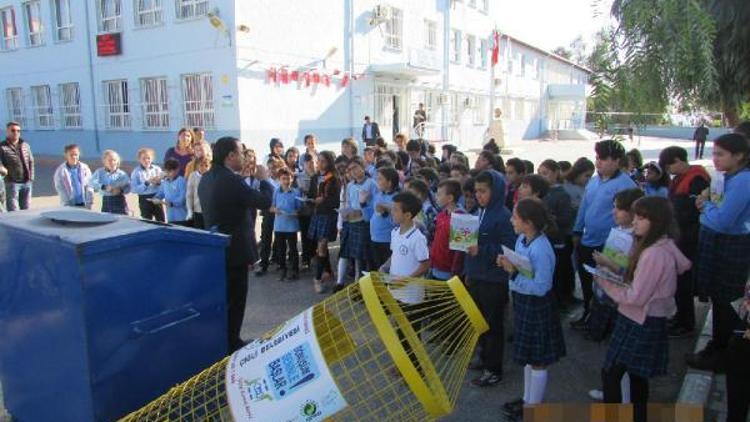 Çiğli Belediyesinden okullara çevre dostu hediye