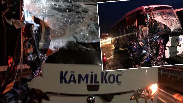 Bilecikte yolcu otobüsü TIRa çarptı: 17 yaralı
