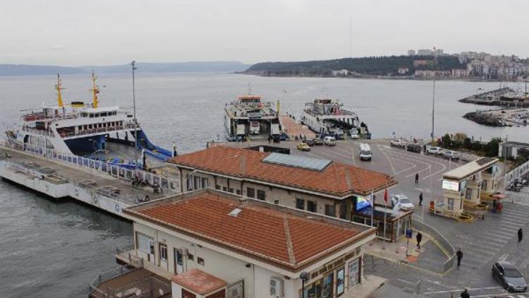Kuzey Ege ve Güney Marmaradaki feribot seferleri iptal edildi