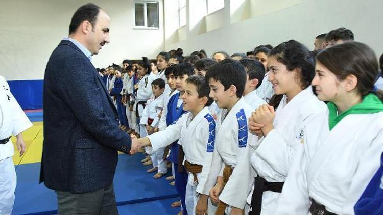 Başkan Altay Konya’da kamp yapan judocularla buluştu